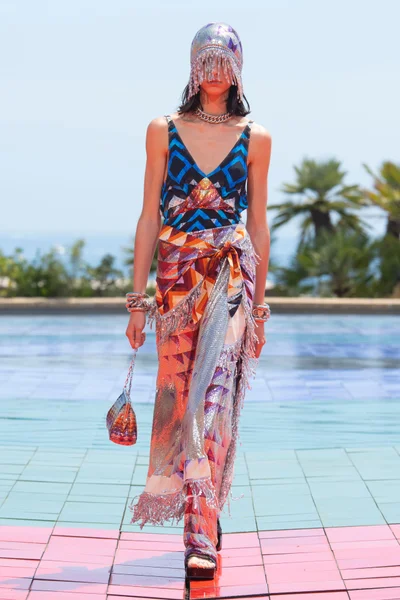 Look 2